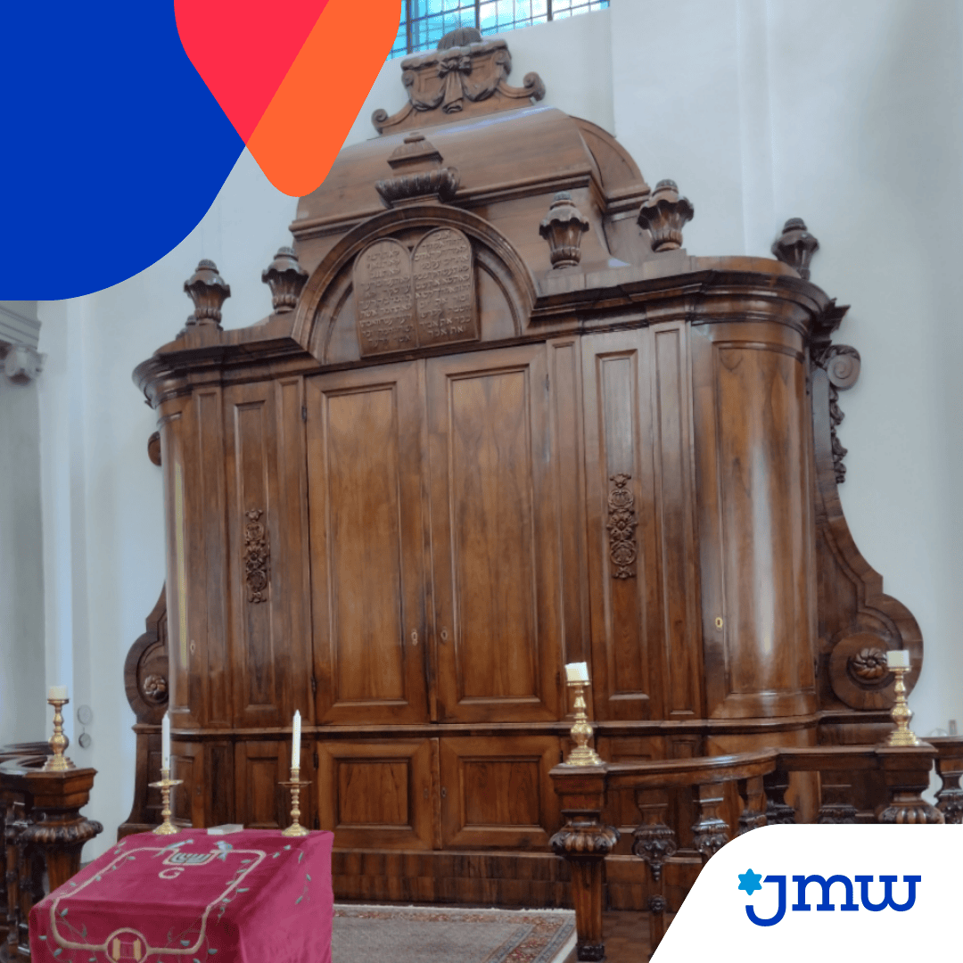 De aron hakodesj van de Portugese synagoge in Den Haag